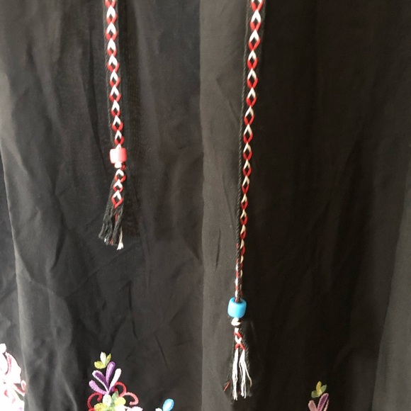 Cyn Cynthia Mehra|Boho floral embroidered black flowy dress with tassels•NWOT - Picture 10 of 15